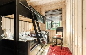 4 bedrooms, free WiFi, bed sheets
