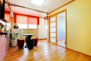 客房 (Bed) | 起居区 | 平板电视