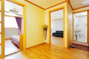 Habitación (Bed) | Área de sala de estar | Televisión de pantalla plana