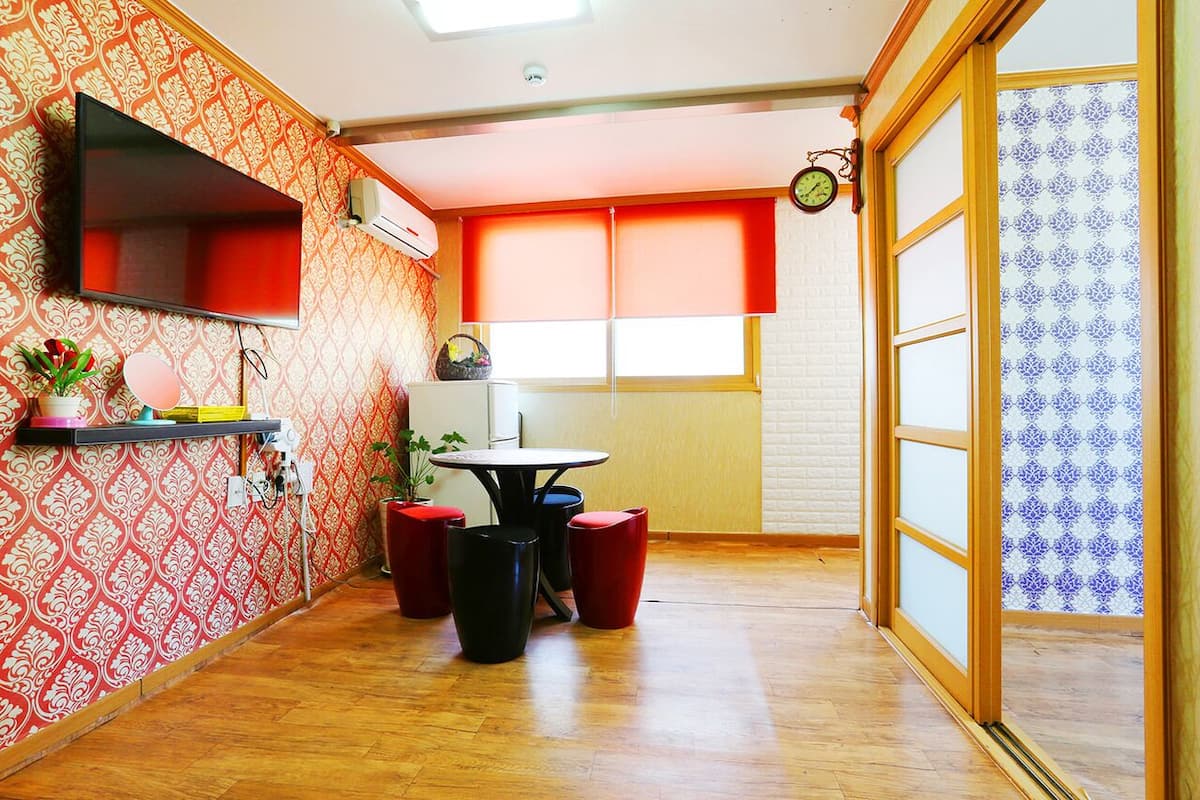 Bed 2 Room | Living area
