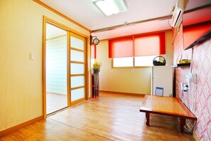 Bed Ondol 2 Room | Living area