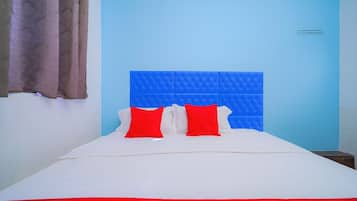 Free WiFi, bed sheets