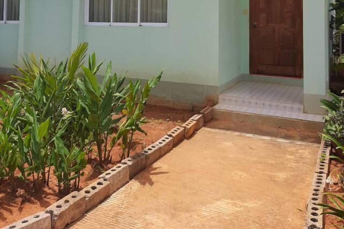 Superior Bungalow Double Room | WiFi (free)