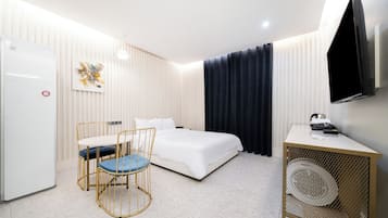 Rideaux occultants, chambres insonorisées, Wi-Fi gratuit, draps fournis