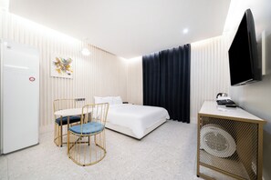 Deluxe Room (No Breakfast provided on Mondays)