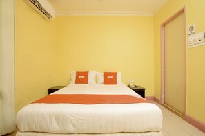 Kamar Double Standar | Meja kerja, Wi-Fi gratis, dan seprai linen