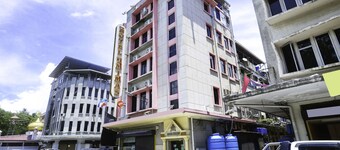 OYO 89958 Hotel Umimas