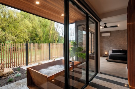 Ropa de cama de alta calidad y minibar con artículos gratuitos . Pavilions at Lenswood