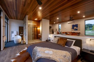 Mysa | Living area | 60-cm LED TV with digital channels, TV, fireplace