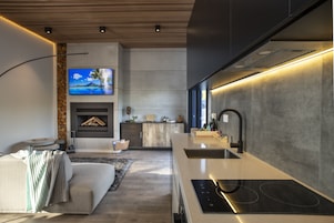 Merak | Private kitchen | Mini-fridge, microwave, oven, electric kettle