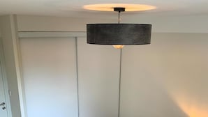2 室のベッドルーム、アイロン / アイロン台、WiFi (無料)、ベッドシーツ