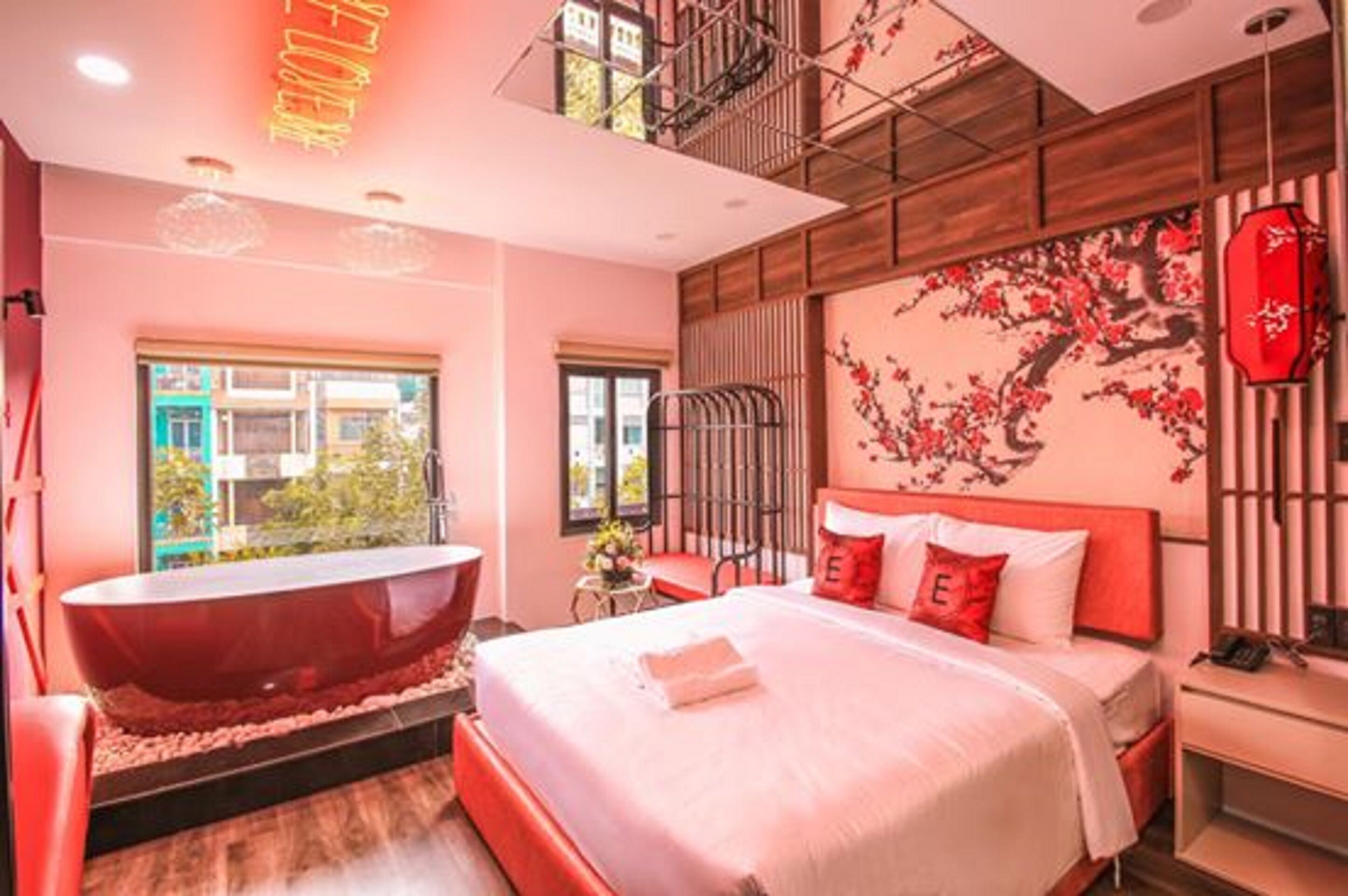 Luksusrom | Bad | Dusj, toalettartikler (inkludert), hårføner og tøfler