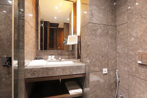 Classic Room | Bathroom