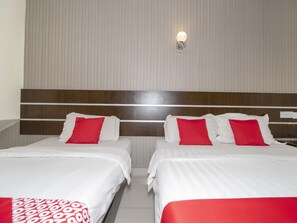 Superior Suite | Desk, free WiFi, bed sheets - Hotel O Stay Inn (Kota Kinabalu)