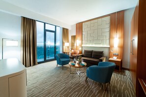 Caja de seguridad en la habitación, escritorio y wifi gratis 