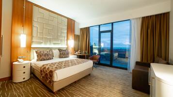 Superior Room | In-room safe, desk, free WiFi