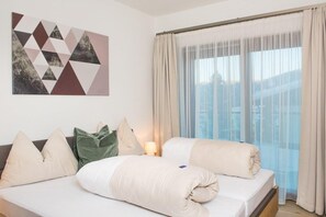 Cortinas opacas, tabla de planchar con plancha, wifi gratis
