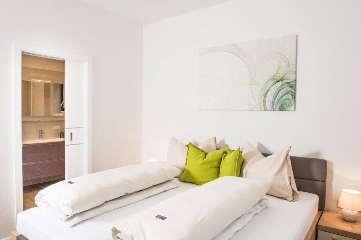 Comfort Apartment | Blackout drapes, iron/ironing board (on request), WiFi (free)