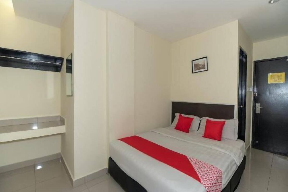 1 bedroom, desk, free WiFi, bed sheets