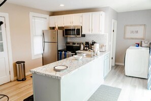 Microwave, cookware/dishes/utensils