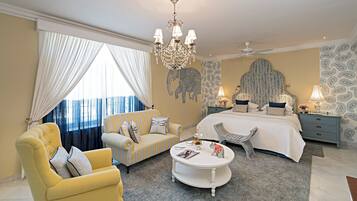 Suite ejecutiva, 1 cama Queen size, vista al jardín | Escritorio, wifi gratis y ropa de cama