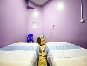 雙床房 | 書桌、免費無線上網、床單