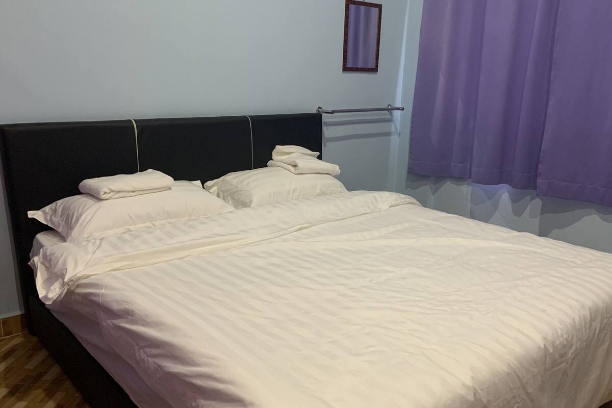 Standard Double Room | Desk, free WiFi, bed sheets