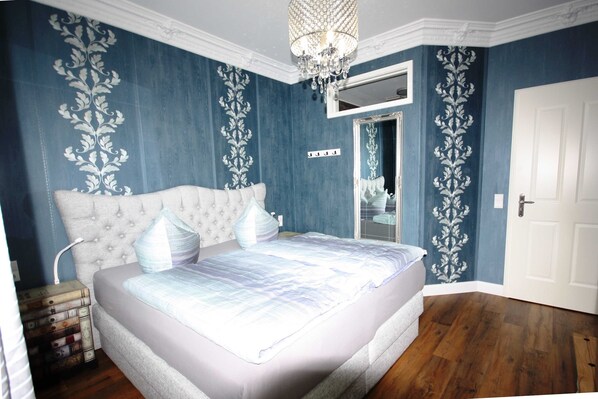 Unclassified image, 1 of 21, button