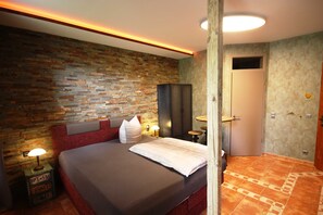 Unclassified image, 3 of 19, button - Studio Metal North - Romantic Apartments in Leipzig, *2km to the city center* (Leipzig)