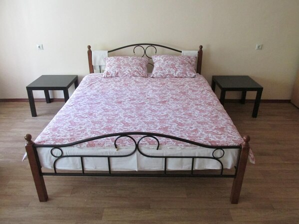 Economy Double Room - Gostyny Dvor na Polyanke - Hostel (Moscow)
