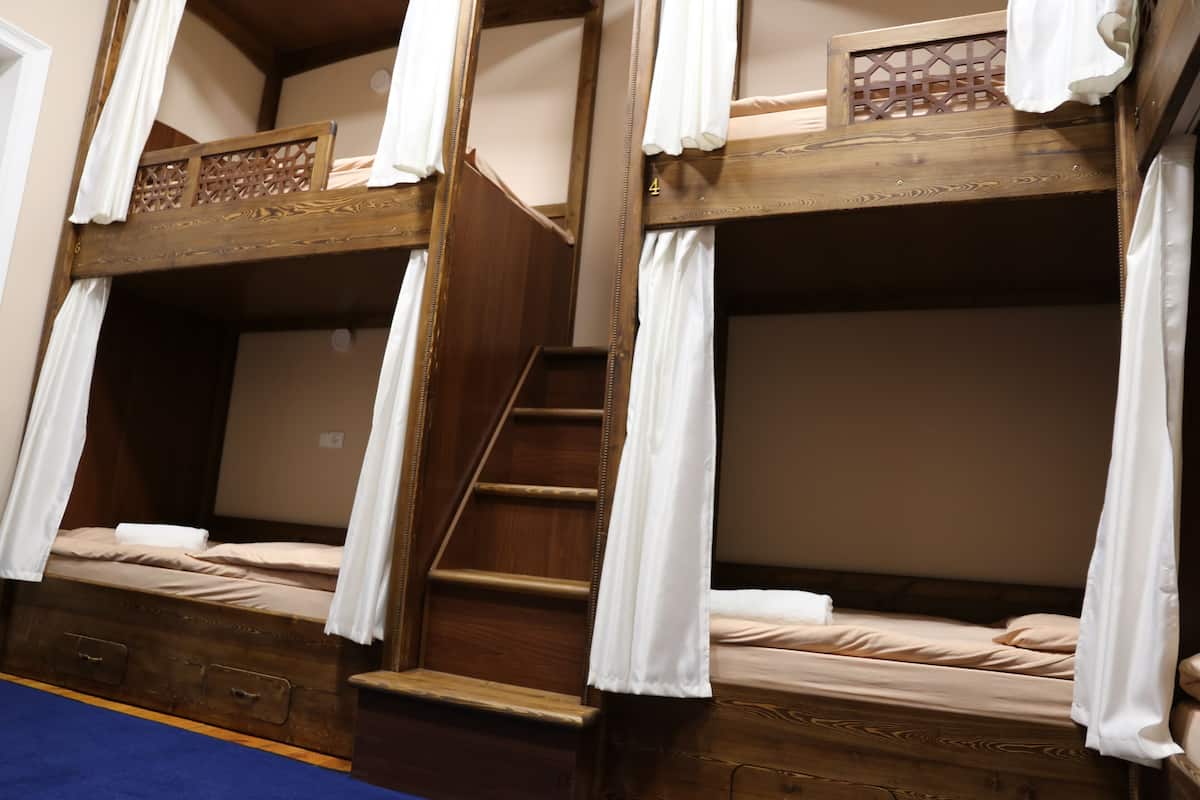 Dortoir Partagé, dortoir mixte (Bed in 4-bed Room) | Coffres-forts dans les chambres, fer et planche à repasser