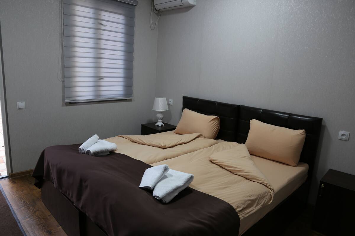 Chambre Luxe, salle de bains privée | Coffres-forts dans les chambres, fer et planche à repasser