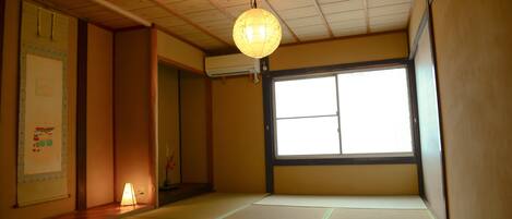 1 bedroom, desk, soundproofing, free WiFi