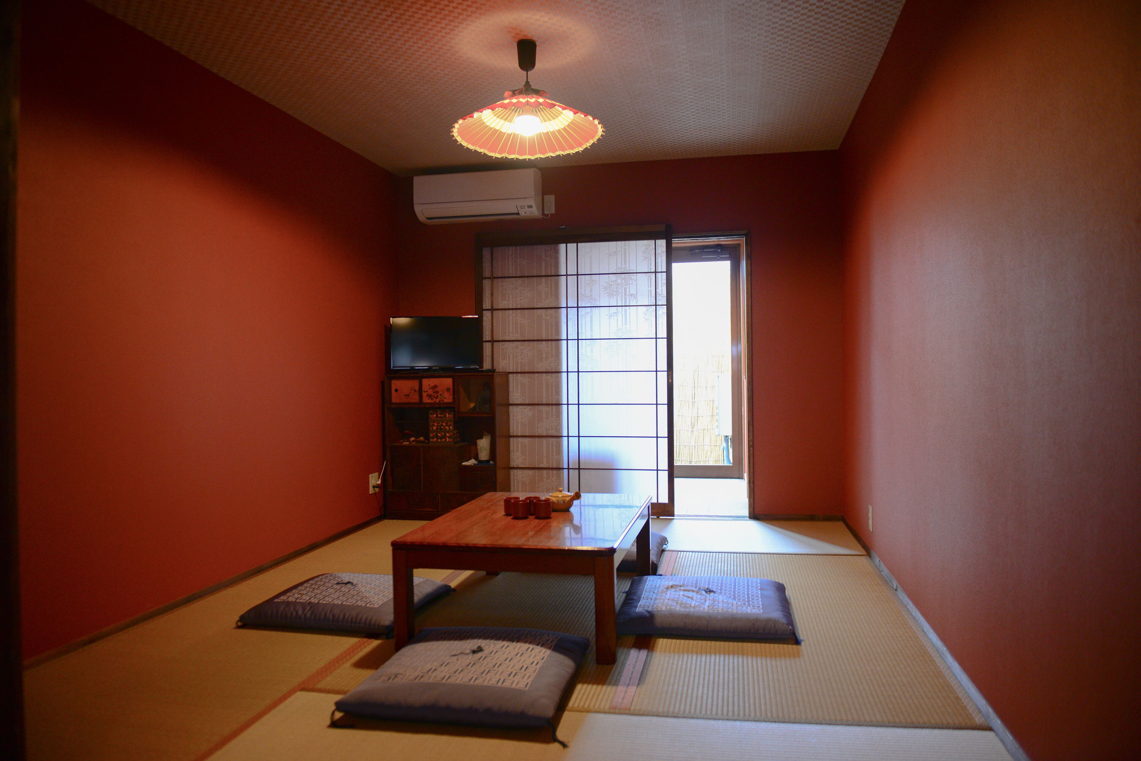 Televisión de pantalla plana de 24 pulgadas con canales digitales 