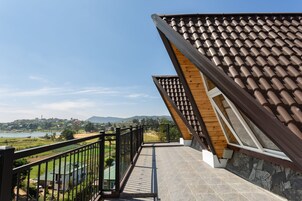 Grand Süit, Birden Çok Yatak, Sıcak Su Küveti, Göl Manzaralı | Balkon