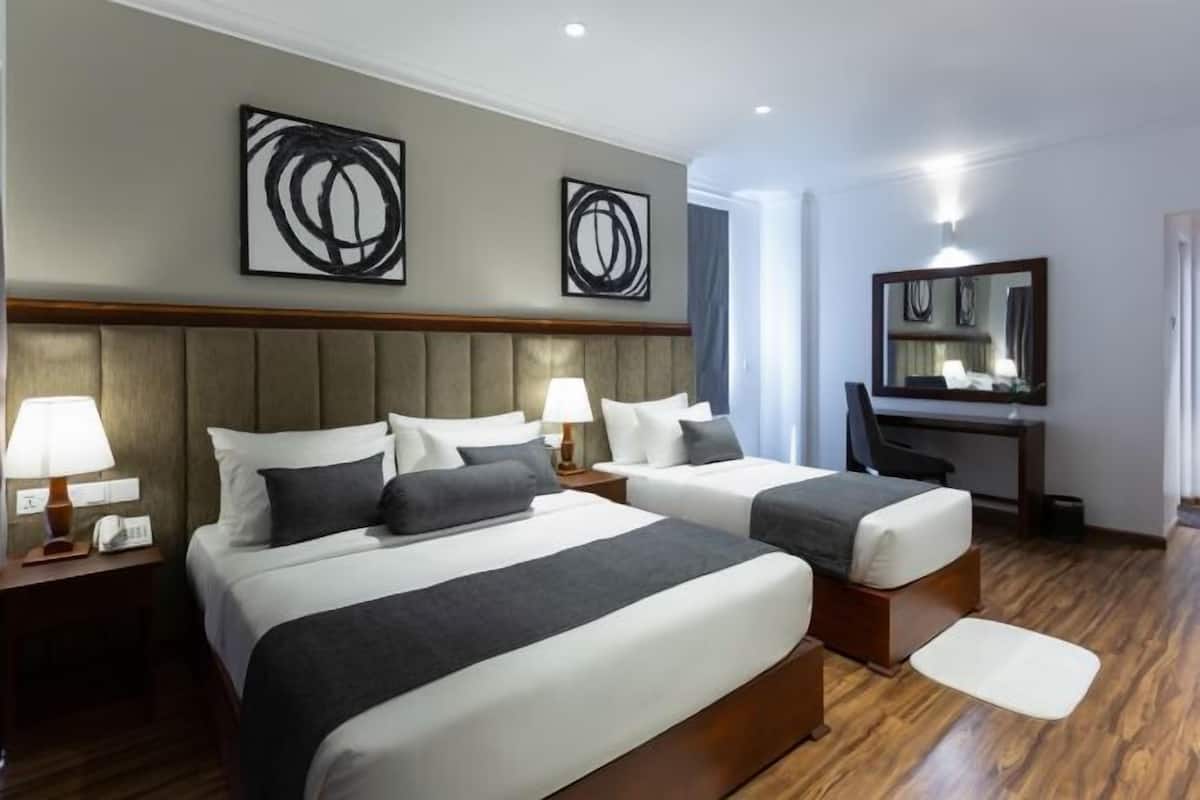 1 bedroom, premium bedding, pillow-top beds, in-room safe
