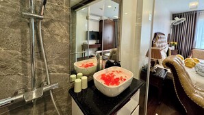Luxury Room | Bathroom - Hoang Gia Hotel (Hanoi)