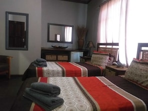 Habitación básica | Cunas o camas infantiles gratuitas, wifi gratis, ropa de cama