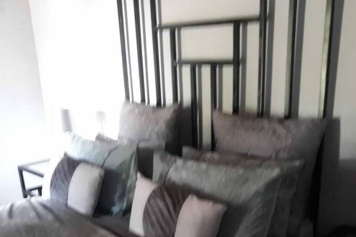 Cunas o camas infantiles gratuitas, wifi gratis, ropa de cama