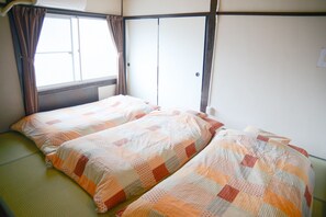 Apartament (Nishioji Fukuro) | 1 dormitori, escriptori, wifi gratuïta i roba de llit 