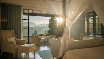 Dickoya Suite | Premium bedding, in-room safe, individually decorated