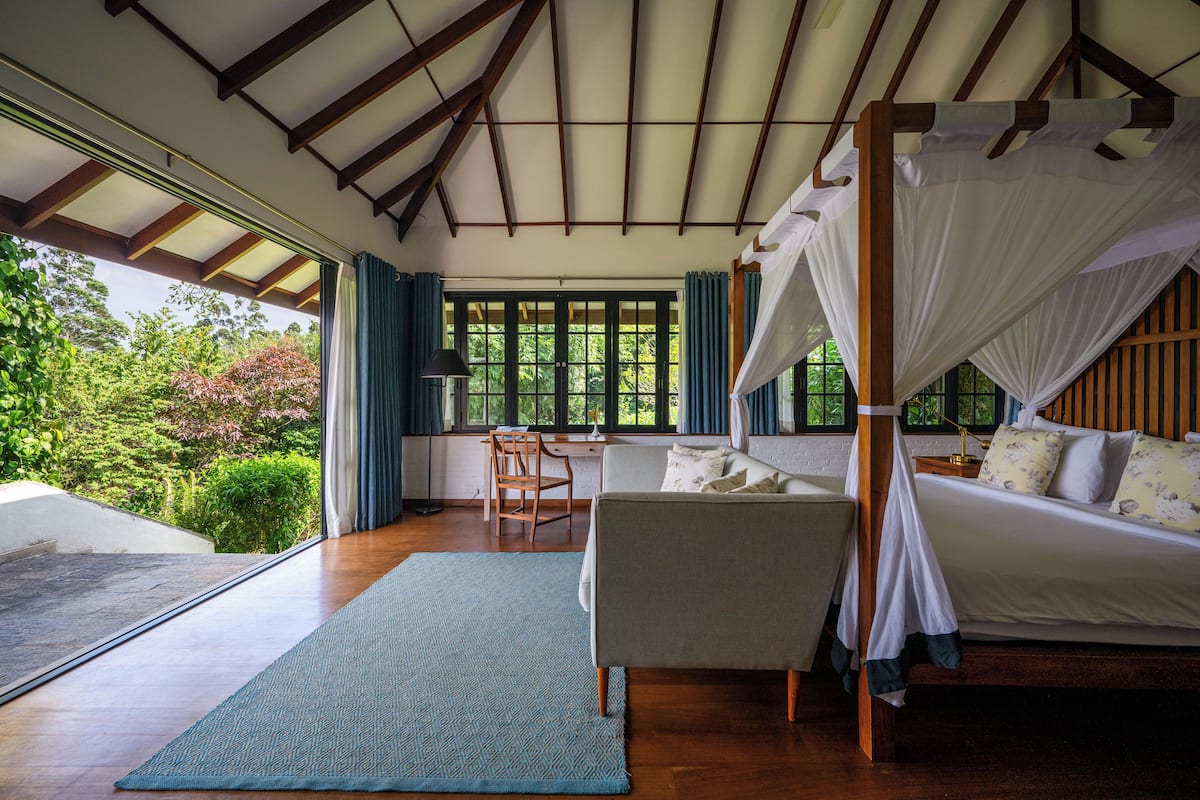 套房 (Dickoya Suite) | 客房内保险箱、特色装修、特色家居、办公桌