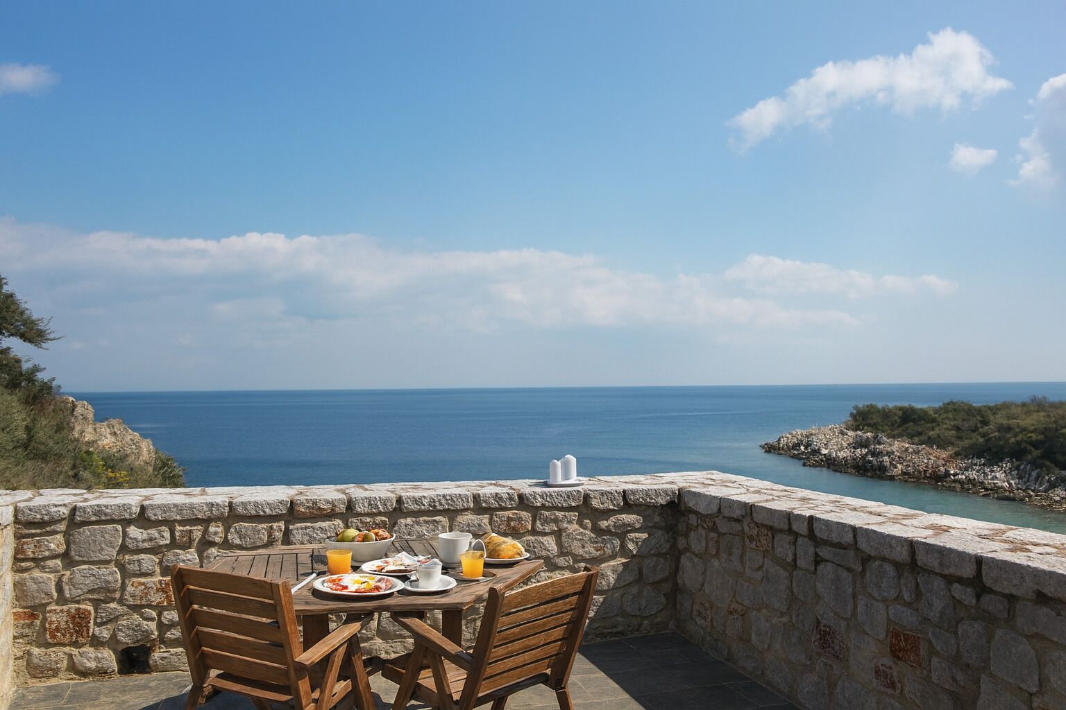 Petit déjeuner buffet (10 EUR par personne)