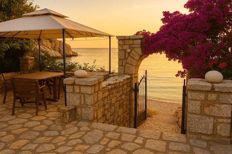 Restaurante. Lalloudes Mani Hotel