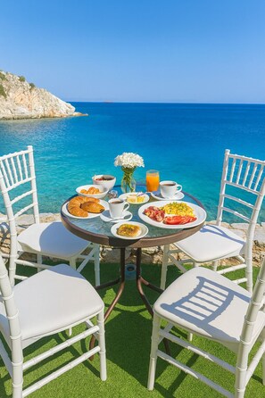 Daily buffet breakfast (EUR 10 per person) - Lalloudes Mani Hotel (East Mani)