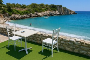 Restaurant - Lalloudes Mani Hotel (East Mani)