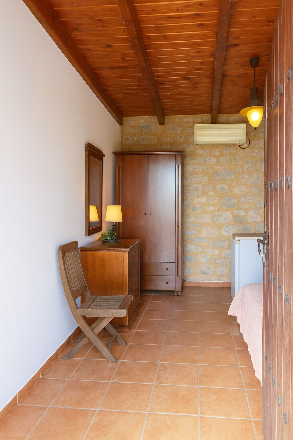 Individuell dekoriert, individuell eingerichtet, Schreibtisch