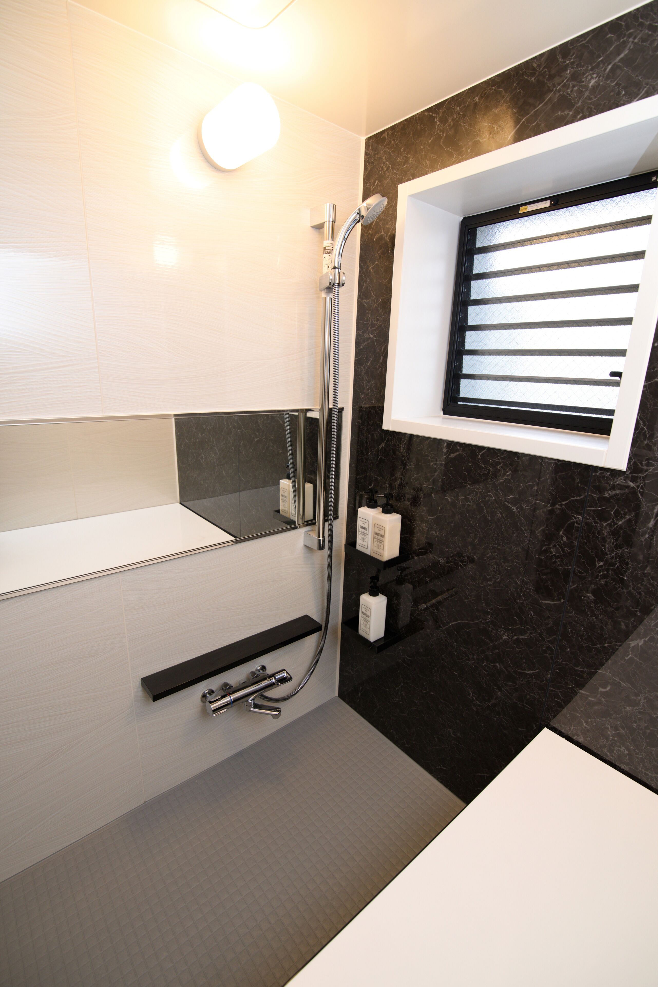 Deluxe Double Room, Non Smoking, Balcony | Bathroom shower