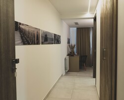 Minibaari, tallelokero huoneessa, ilmainen Wi-Fi, vuodevaatteet