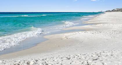Winston im Rosemary Carriage House ~ Paradise30a